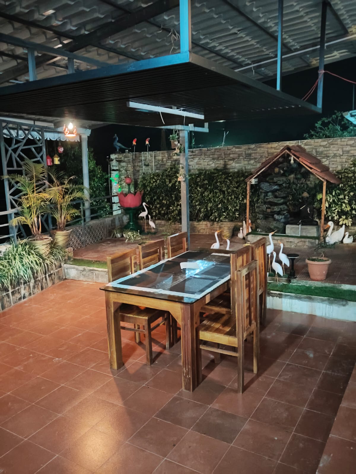 Sunstar Homestay, Sholayar Dam